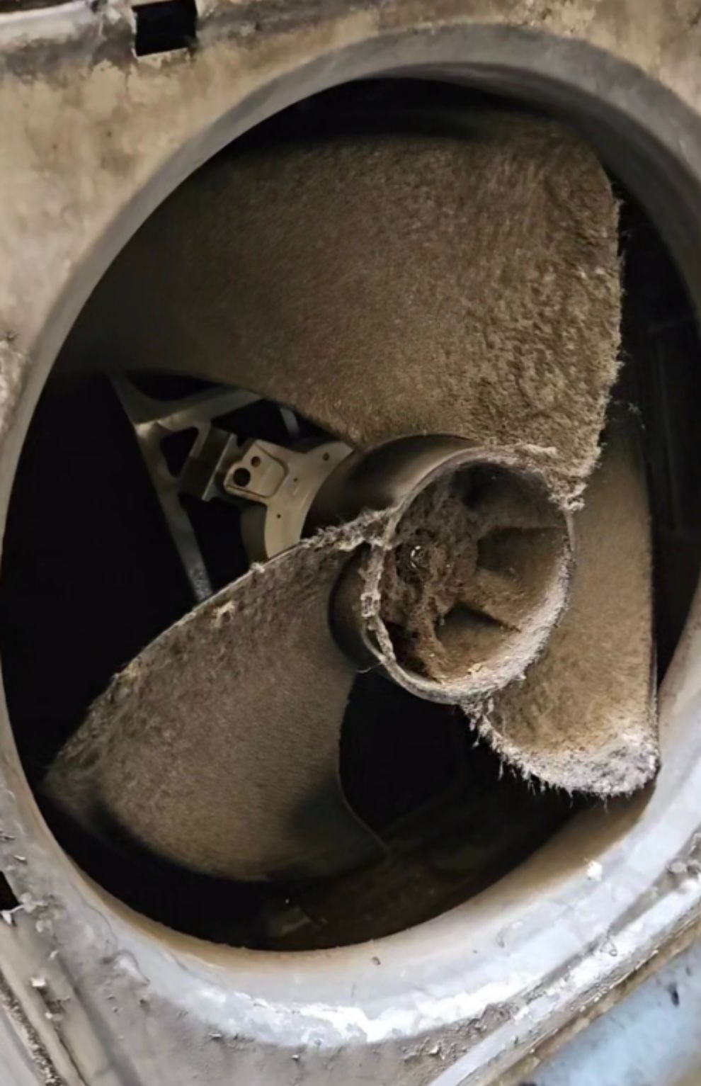 Air conditioning maintenance intervention 6