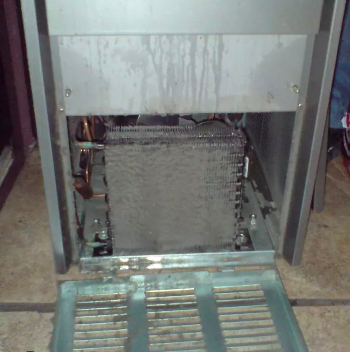 Air conditioning maintenance intervention 8